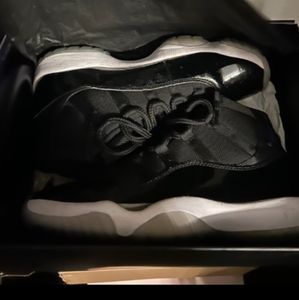 Jordan 11 space jam size 9
